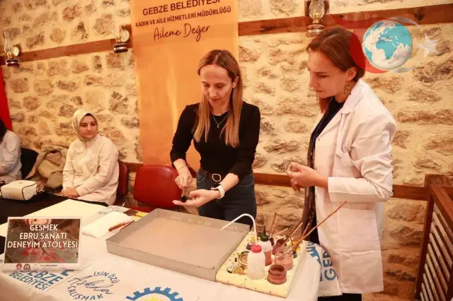 Gebze'de Tarihi Su Dolabında Ebru Sanatı Buluşması