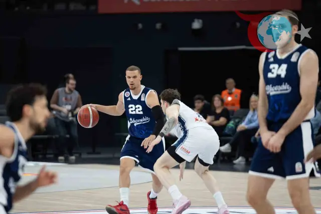 Bahçeşehir Koleji'nden Deplasmanda Önemli Galibiyet: Efes'e Geçit Yok!