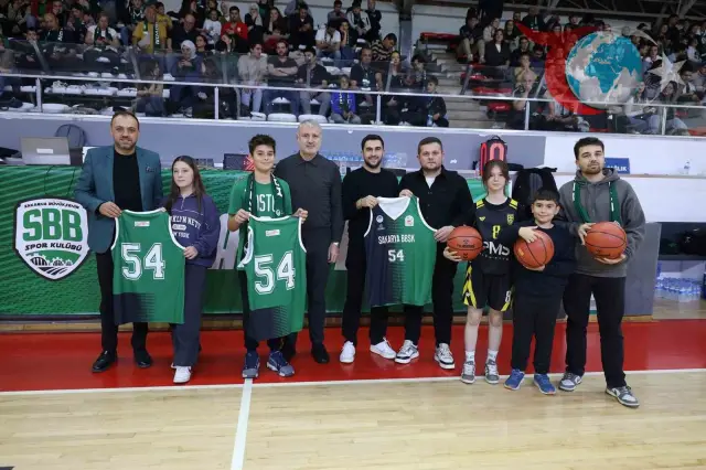 Sakarya Büyükşehir, Beylikdüzü'nü Farklı Geçti