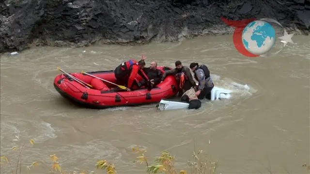 Hakkari'de Pikap Uçuruma Yuvarlandı: 2 Kişi Hayatını Kaybetti