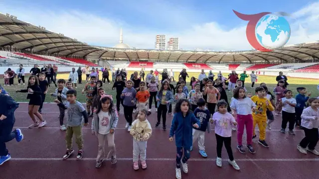 Renkli Zumba Kids Etkinliği ile Çocuklar ve Aileler Eğlenceli Dakikalar Geçirdi