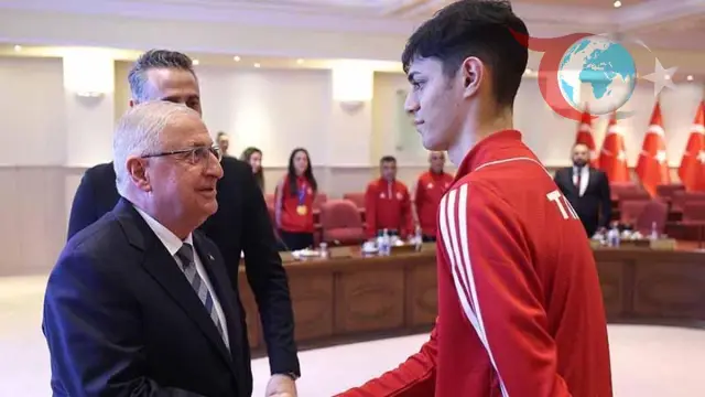 Milli Savunma Bakanı Yaşar Güler'den Taekwondo Milli Takımına Büyük Tebrik