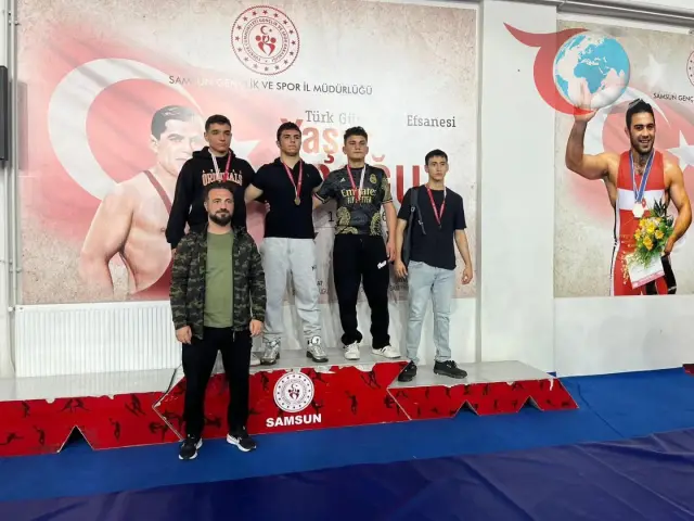 İlkadım Belediyespor Güreşte Madalyalara Doymuyor