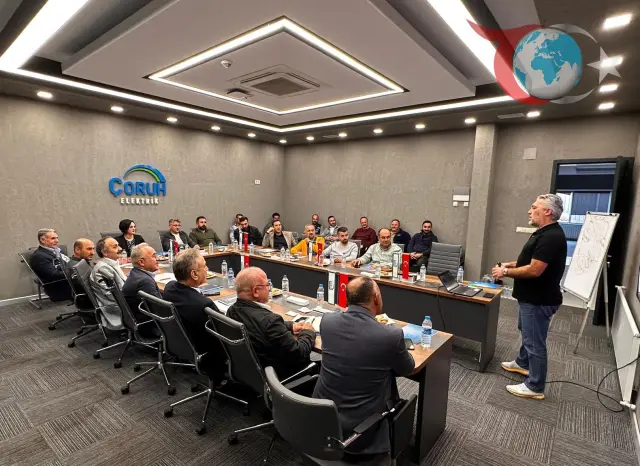 Çoruh EDAŞ'tan İlçe Yöneticilerine İletişim ve Beden Dili Eğitimi