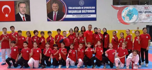 Körfezli Miniklerden Karate Şampiyonasında Madalya Yağmuru