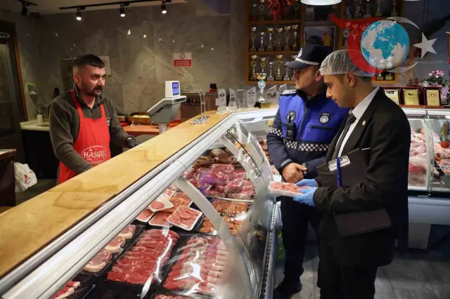 Menteşe’de Zincir Marketlerde ve Kasaplarda Gıda Güvenliği Denetimi