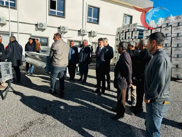 Besni’de Küçükbaş Hayvancılığına Destek: Hibeli Otomatik Yemlikler Dağıtıldı