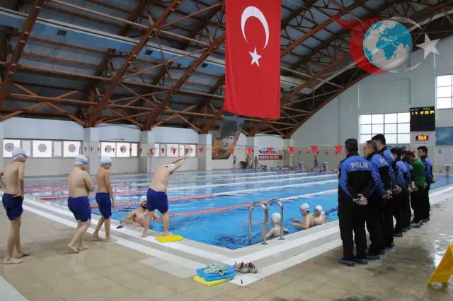 Amasya'da Anneler, Çocuklarının Yüzme Kursu İmkanını Kendi Hayatlarında da İstiyor