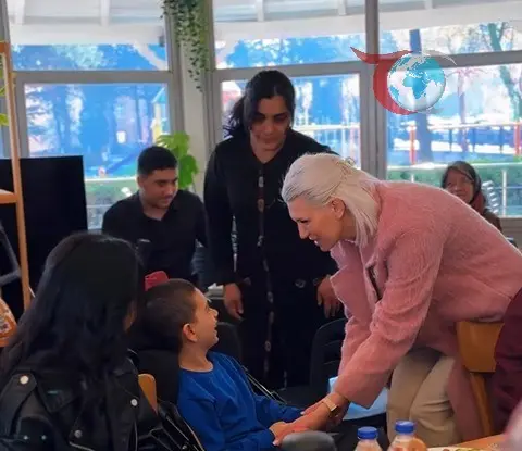 Bilecik Belediye Başkanı'ndan Anlamlı Ziyaret: +1 Mutluluk Kafe'de Özel Bir Gün