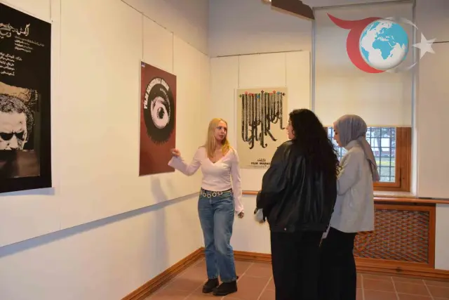 Anadolu Üniversitesi'nde Türkiye-İran Kültürel Buluşması: İki Ustanın Afişleri Sergilendi