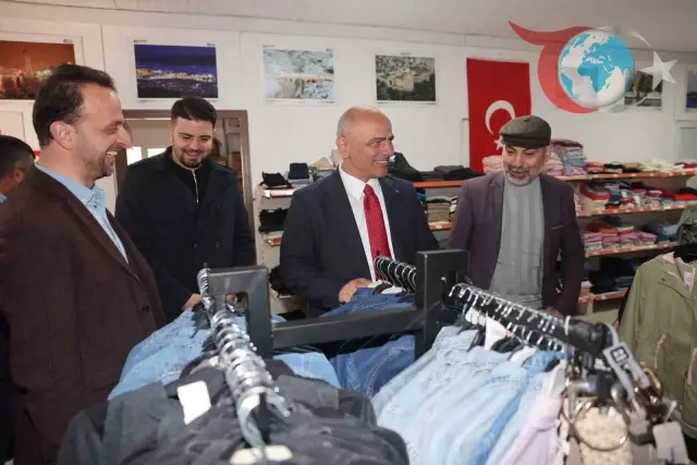 Körfez Belediyesi ve Türk Kızılay İş Birliğiyle "Butik Sevgi Mağazası" Açıldı
