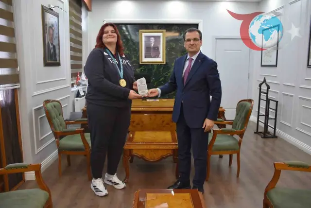 Hilal Öztürk'ten Altın Madalya Gururu