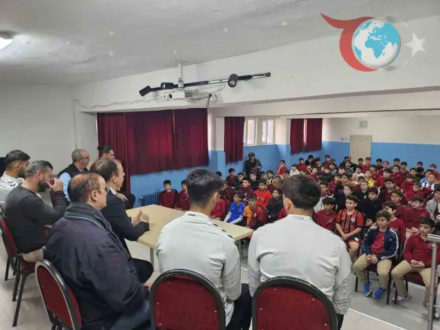 TFF 3. Lig Ekibinden Gençlerle Etkileyici Buluşma