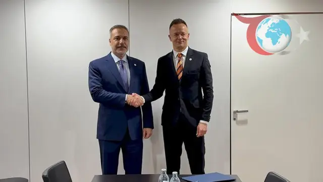 Hakan Fidan, Viyana'da Macar Meslektaşıyla Kritik Görüşme Gerçekleştirdi