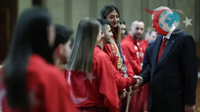 Cumhurbaşkanı Erdoğan, Başarılı Sporcuları Cumhurbaşkanlığı Külliyesi'nde Ağırladı