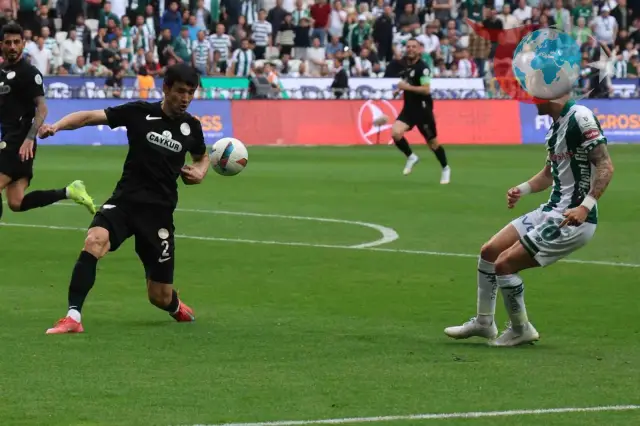 Konyaspor ve Çaykur Rizespor'un Süper Lig'deki Büyük Mücadelesi