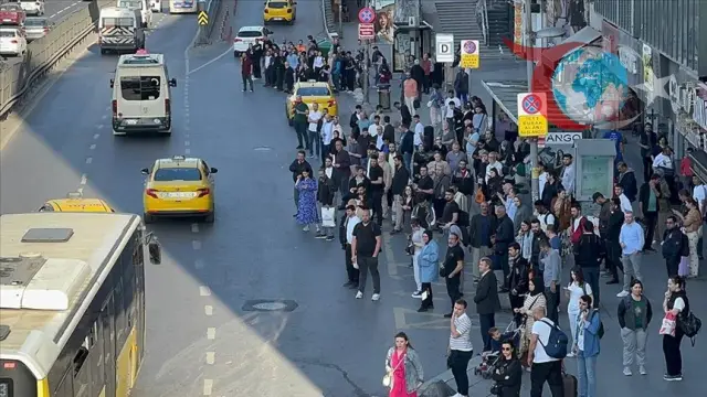İstanbul'da Özel Halk Otobüsleri İşletmecileriyle Anlaşma Sağlandı