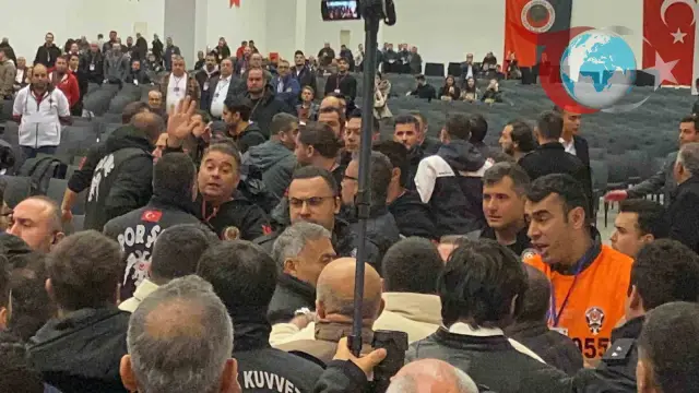 Gençlerbirliği Genel Kurulu'nda Gergin Anlar: Kavga Çıktı