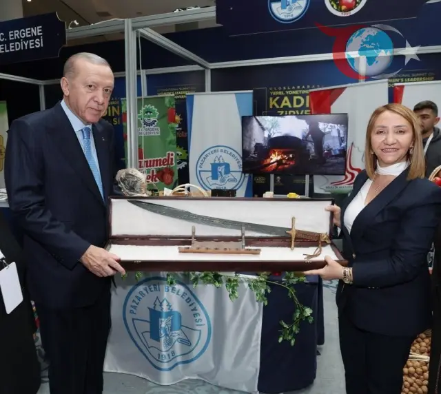 Pazaryeri Belediye Başkanı Zekiye Tekin'den Cumhurbaşkanı Erdoğan'a Anlamlı Hediye