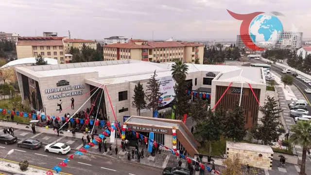 Nizip'te Gençlik Merkezi ve Medikal Malzeme Dağıtımı ile Büyük Açılış