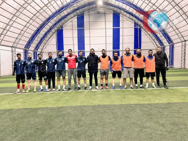 Patnos'ta Öğretmenler Arası Futbol Turnuvası Başladı: Dostluk ve Rekabet Bir Arada