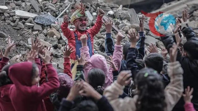 Kaybettiklerine Rağmen Çocukları Güldüren Gazze'nin Palyaçosu: Ahmed Ebu Sukker