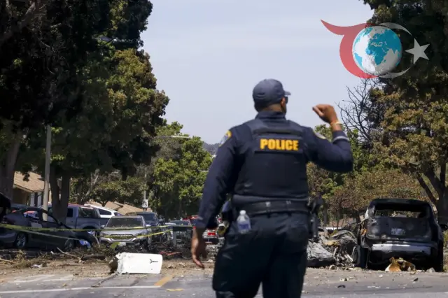 San Diego'da Küçük Uçağın Düşmesi Sonucu 2 Ölü, 8 Yaralı