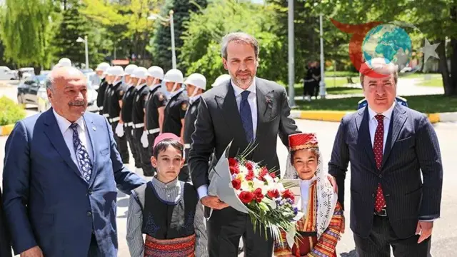 Enerji ve Tabii Kaynaklar Bakanı Alparslan Bayraktar Erzincan'da Öğrencilerle Buluştu