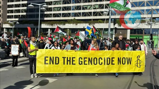 Filistin Destekçilerinden Stockholm ve Paris'te İsrail Protestosu
