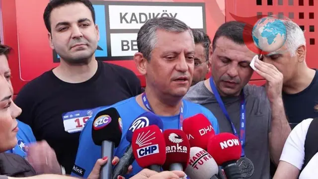 CHP Genel Başkanı Özgür Özel Kadıköy'de Halk Koşusuna Katıldı