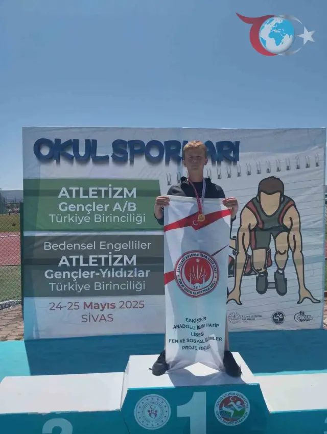 Eskişehirli Öğrenci Cirit Atmada Türkiye Birincisi Oldu