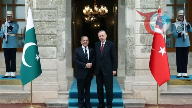Erdoğan, Pakistan Başbakanını İstanbul'da Ağırladı
