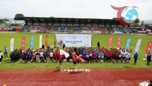 Düzce’de Gerçekleşen Okul Sporları Futbol Yıldızlar Türkiye Birinciliği Heyecanı
