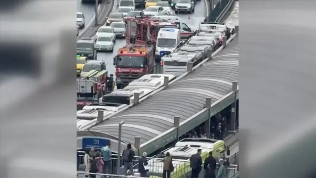 Metrobüs Kazası İstanbul'da Panik Yarattı
