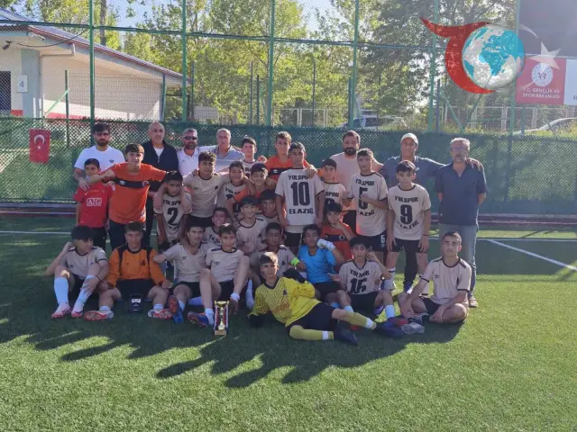 Elazığ Yolspor U13 Ligi’nde Şampiyonluk Sevinci Yaşadı