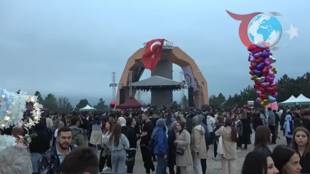 DPÜ Fest 2025: Müzik ve Eğlence Dolu Bir Bahar Şenliği