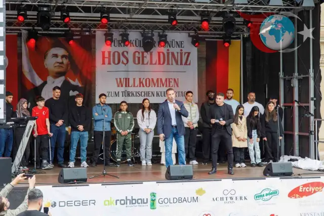 Almanya'da Coşkulu 19 Mayıs Etkinliği: Şampiyonlar Buluşması