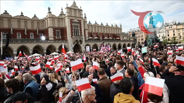 Polonya Seçimleri: Ekonomi ve Dış Politika Üzerine Çekişme