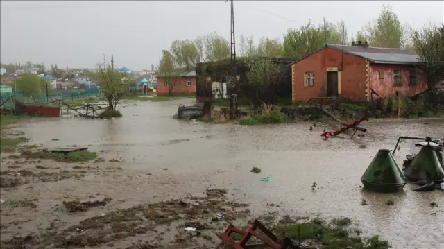 Şiddetli Yağışlar Kars'ı Vurdu