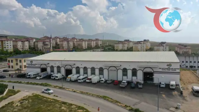 Van'da Modern Pazar Yeri Esnafa ve Vatandaşlara Hizmet Veriyor
