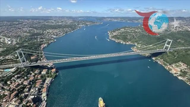 Osman Gazi Yüzer Platformu İstanbul Boğazı'ndan Geçiyor