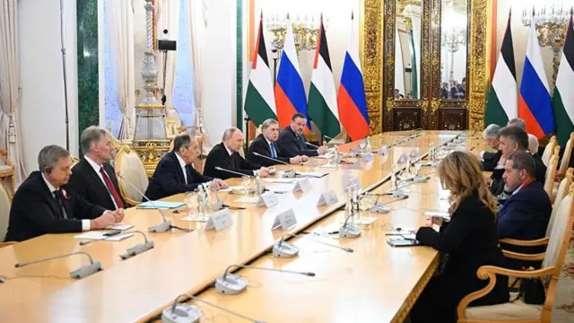 Putin ve Abbas Kremlin’de Buluştu!