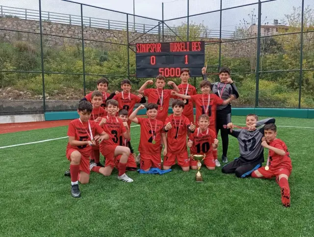 Türkeli BES U-12 Takımı Şampiyon Oldu