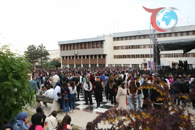 Atatürk Üniversitesi Bahar Şenliği: Eşsiz Anlar ve Unutulmaz Performanslar