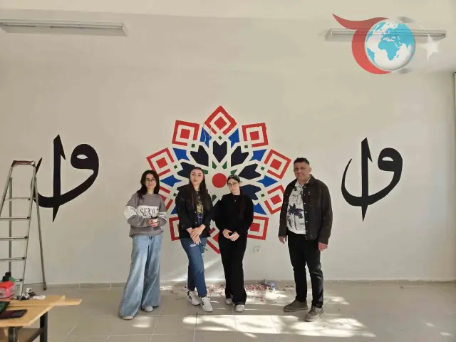 Kütahya'da Öğrencilerden Özgün Sanat Projesi ile Yenilenen Okuma Salonu