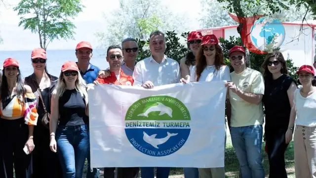 İzmir'de Doğaya Destek: Aras Kargo ve TURMEPA'dan Anlamlı Kıyı Temizliği