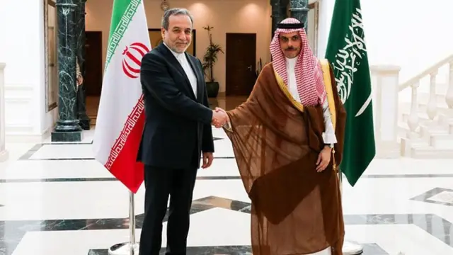 İran Dışişleri Bakanı Suudi Arabistan'ı Ziyaret Etti