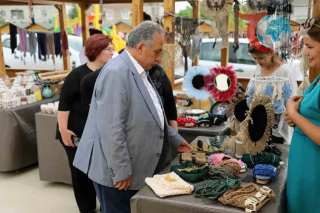 Kayseri'de Maharetli Eller Kadın Üretici Pazarı Bayram Öncesi Ziyaretçilerini Bekliyor