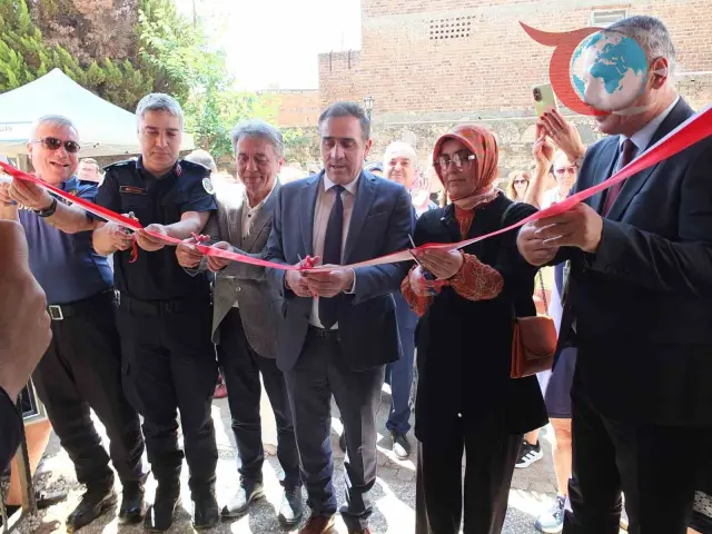 Burhaniye'de Kadınların El Emeği Göz Doldurdu: Yılsonu Sergisi Büyük İlgi Gördü