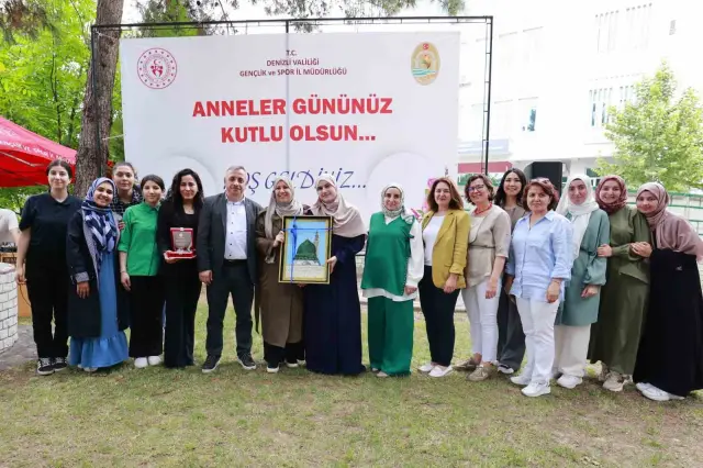 Denizli Protokolü Şehit Anneleriyle Anneler Günü Buluşmasında Duygusal Anlar Yaşadı